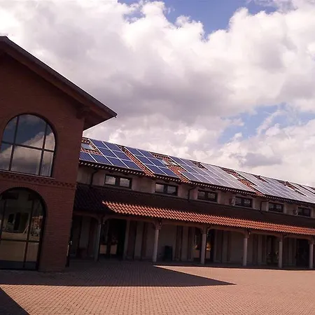 Cascina Scola فندق