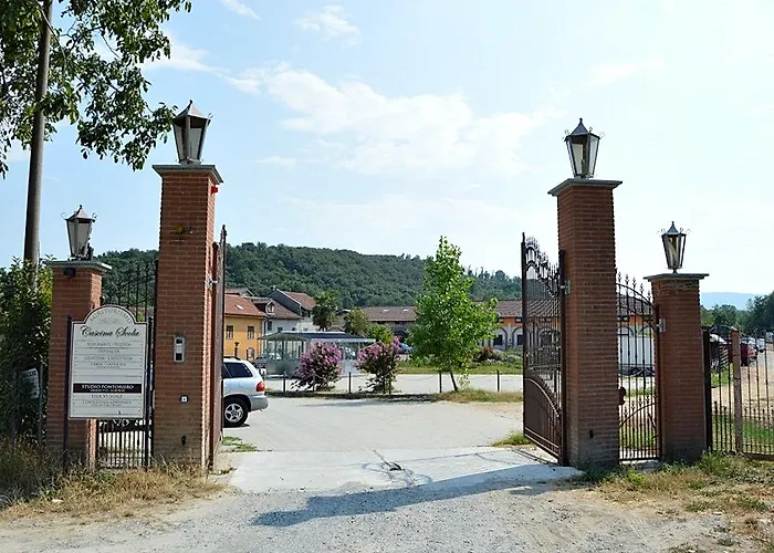 Hotel Cascina Scola Rivoli (Turin)