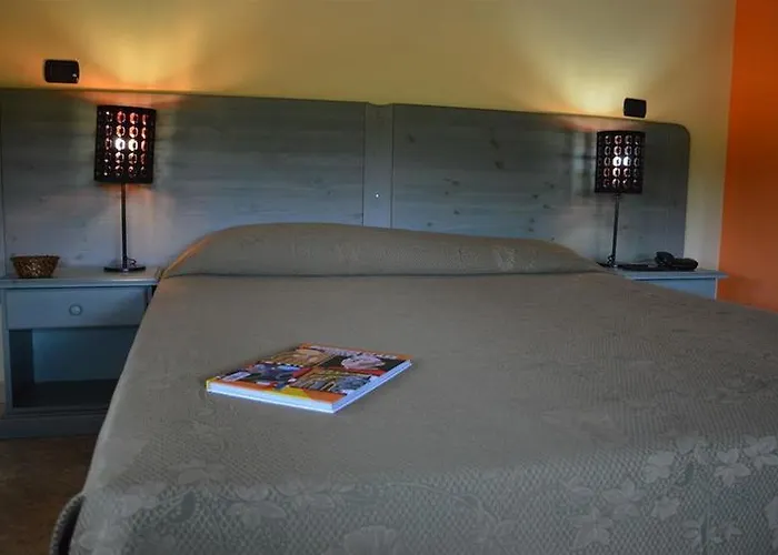 Cascina Scola Hotel 2*