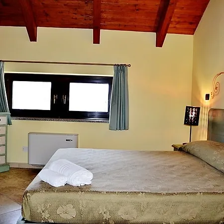 호텔 Cascina Scola 2*
